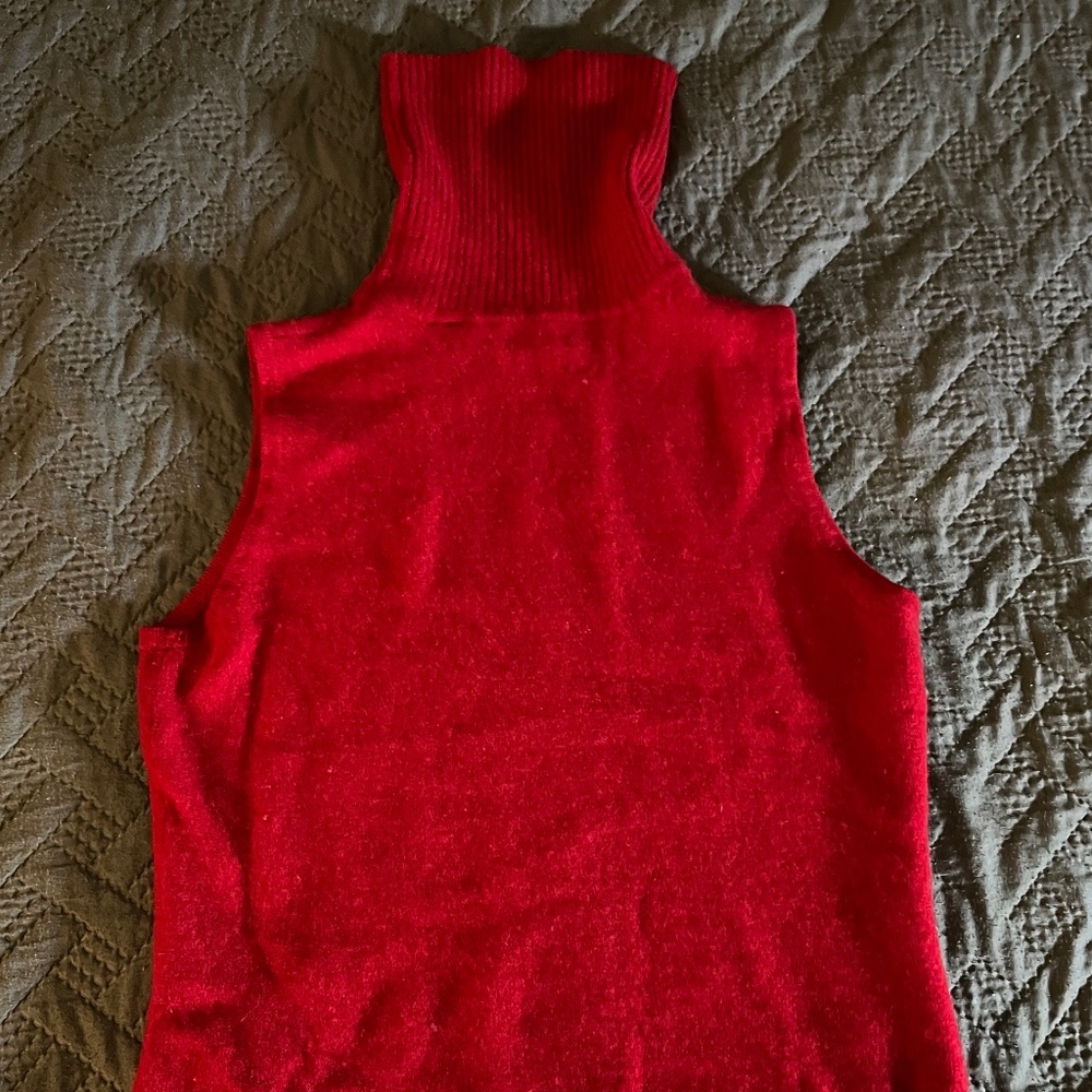Vintage Sleeveless Turtleneck Sweater